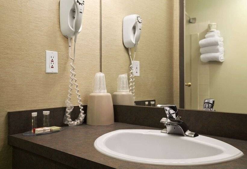 Motel Super 8 By Wyndham Revelstoke Bc