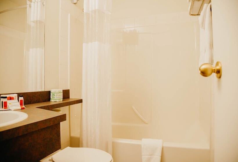 Motel Super 8 By Wyndham Revelstoke Bc