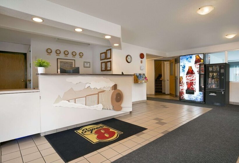 Motel Super 8 By Wyndham Revelstoke Bc