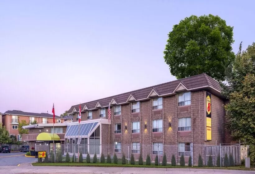 Мотель Super 8 By Wyndham Toronto East On