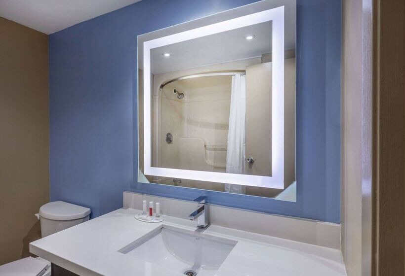 モーテル Super 8 By Wyndham Toronto East On