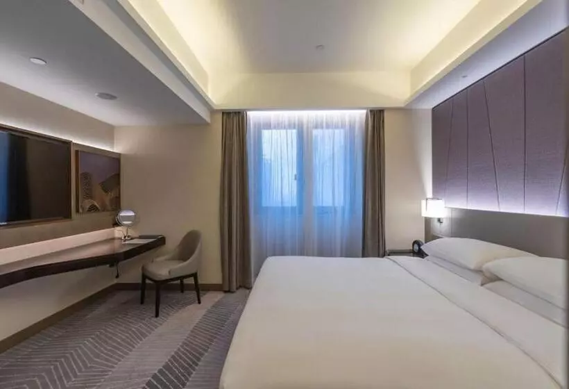 Отель Hyatt Regency Metropolitan Chongqing