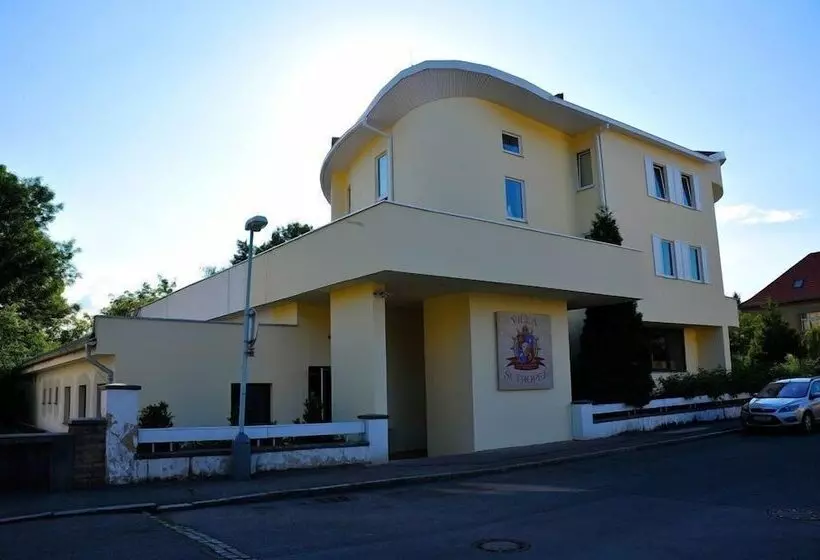 هتل Villa St. Tropez