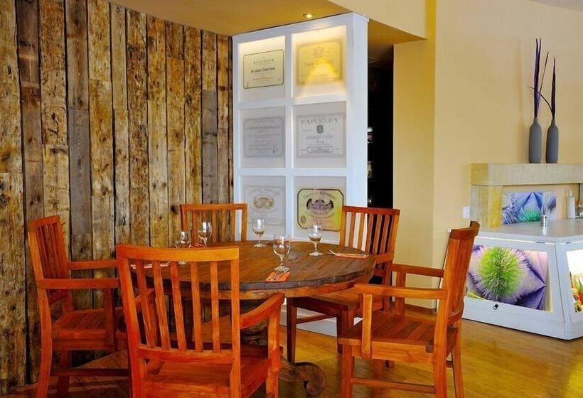 هتل Villa St. Tropez