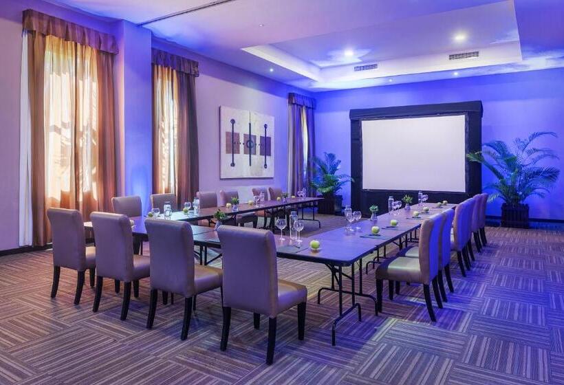 استراحتگاه Jewel Palm Beach