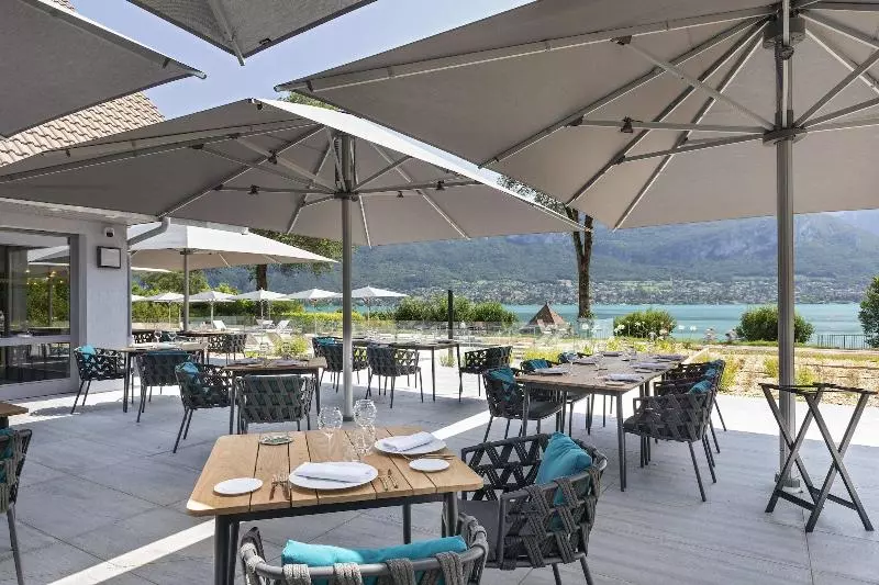 Отель Black Bass