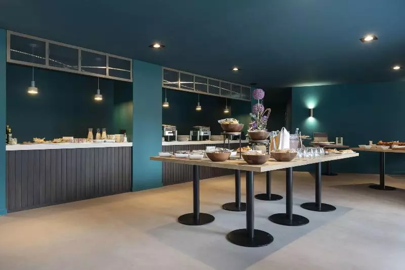 Отель Black Bass