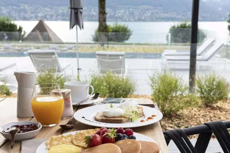 Отель Black Bass