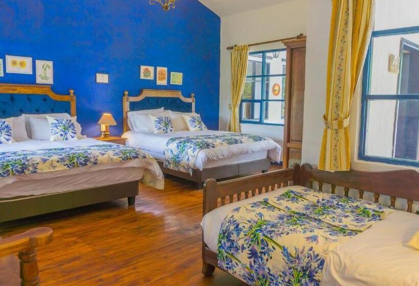 ホテル Hostería Hacienda Pinsaqui