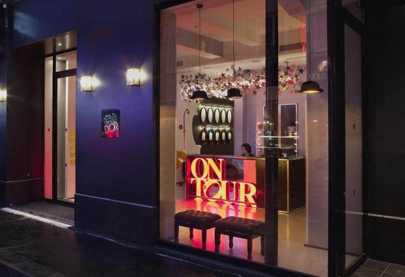 هتل Du Triangle D Or