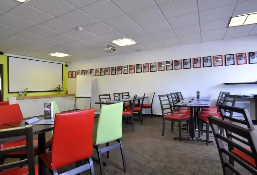 Enzo Hotels Vierzon By Kyriad Direct