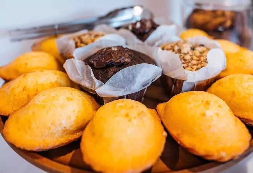 Отель Ibis Styles Antibes