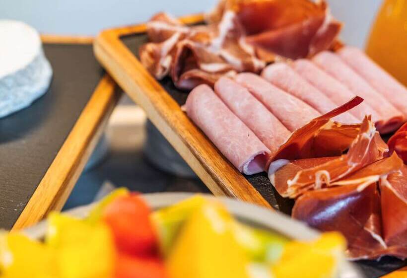 هتل Ibis Styles Antibes