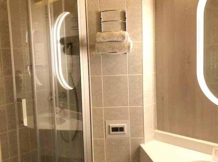 Отель Ibis Styles Antibes