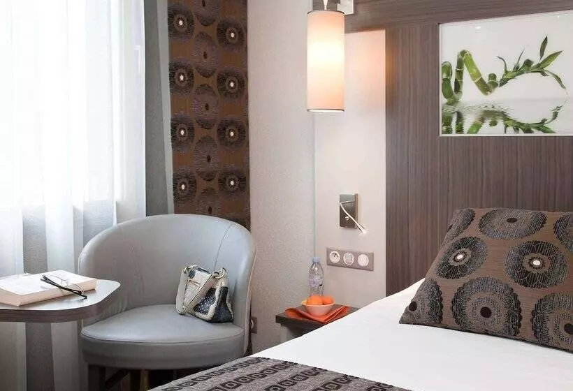 Отель Ibis Styles Antibes
