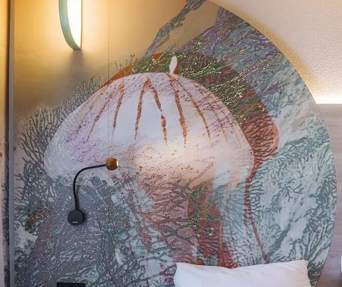 Отель Ibis Styles Antibes