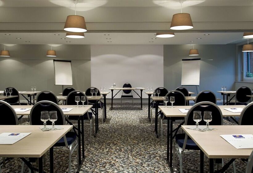 בית מלון כפרי Kyriad Lille Est Villeneuve D Ascq