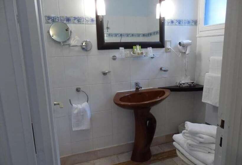 Logis Hotel De La Corniche