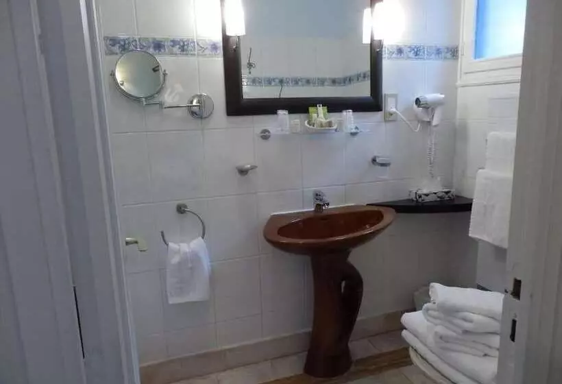 Logis Hotel De La Corniche