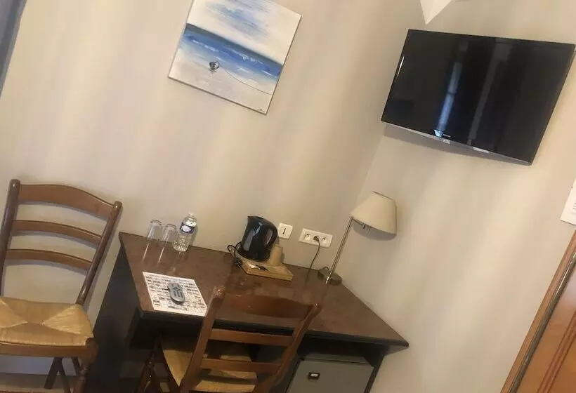 Logis Hotel De La Corniche