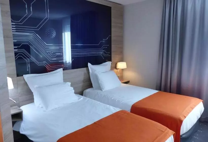 Отель Mercure Poitiers Site Du Futuroscope
