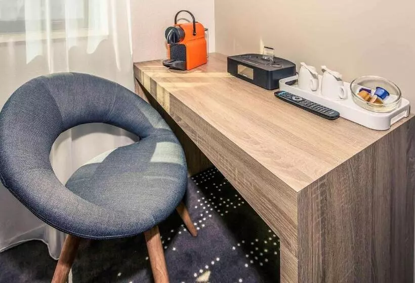 Отель Mercure Poitiers Site Du Futuroscope