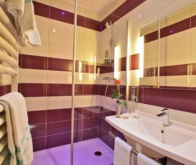 Отель The Originals City   Hôtel Saint Martial, Limoges Centre