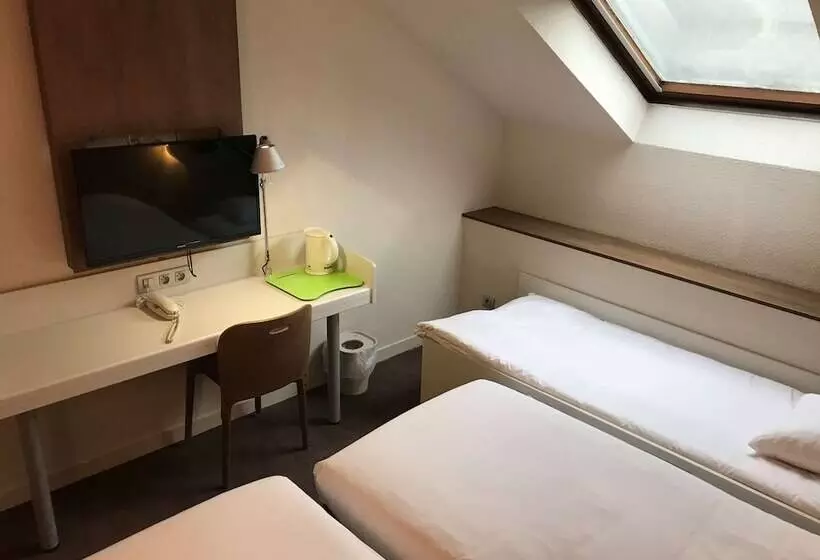 בית מלון כפרי Campanile Lille Nord  Wasquehal