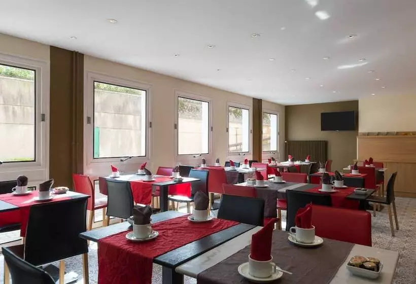 Отель Hôtel Tour Maje