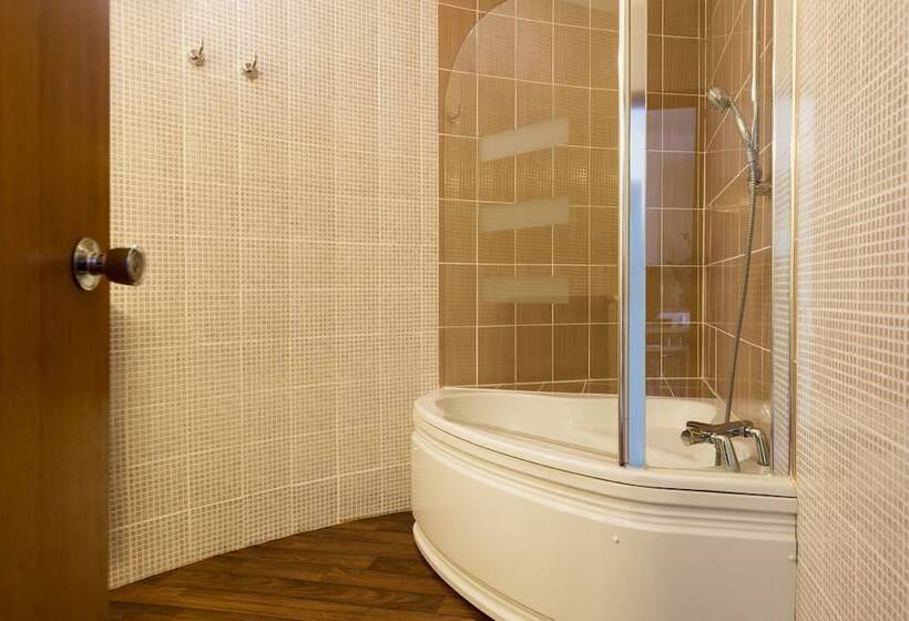 فندق Hôtel Tour Maje