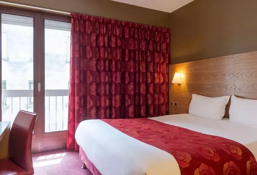 Отель Hôtel Tour Maje