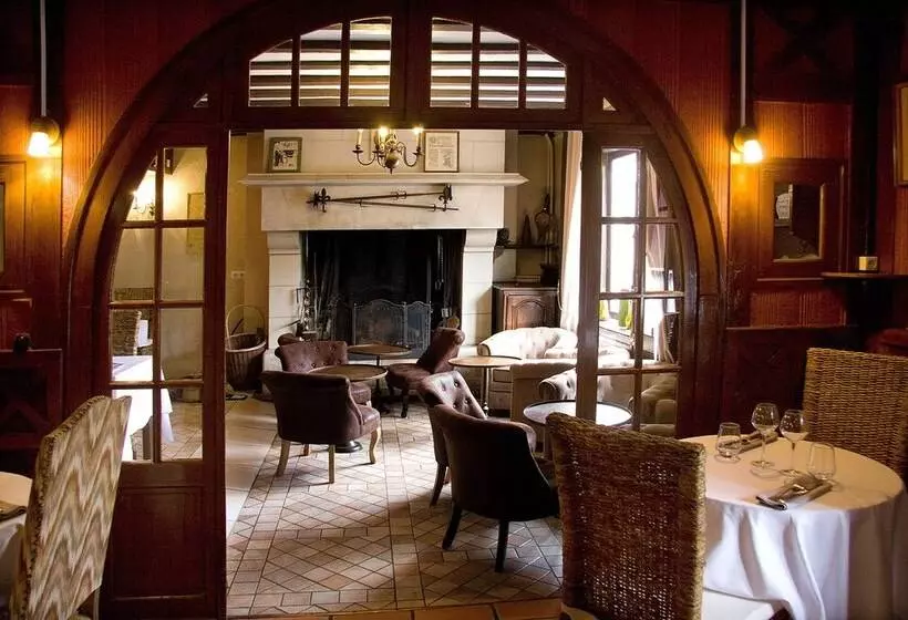 Отель La Roseraie