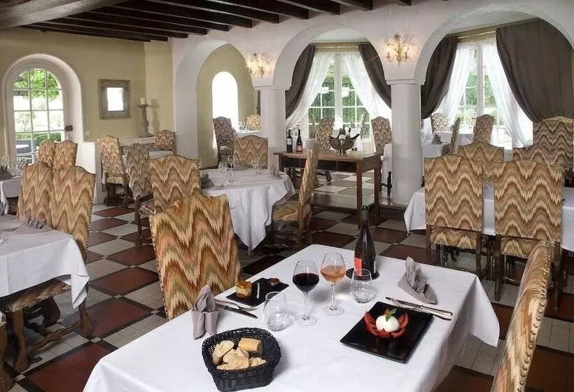 Отель La Roseraie