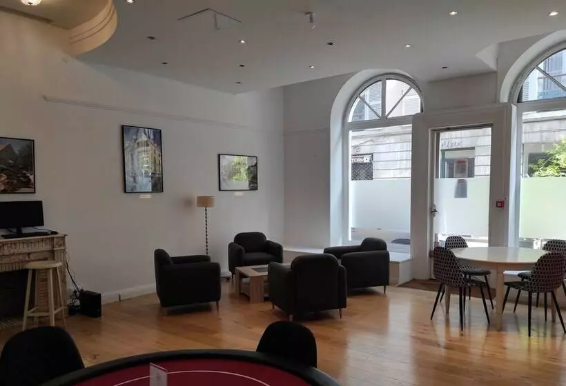 Отель Le Roncevaux