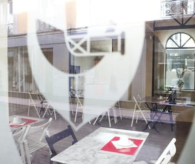 فندق Le Roncevaux