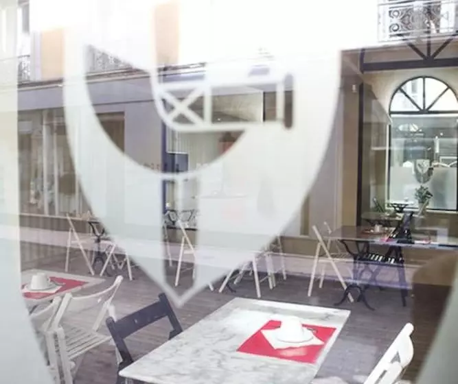 Отель Le Roncevaux