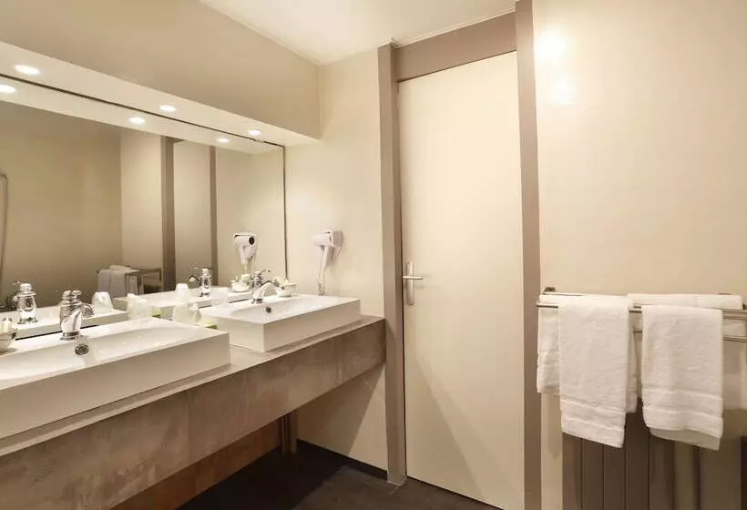 Отель Le Roncevaux