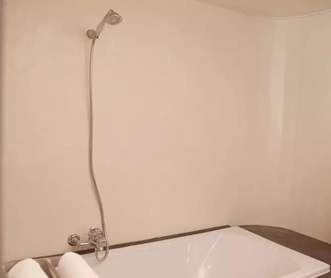 Отель Le Roncevaux