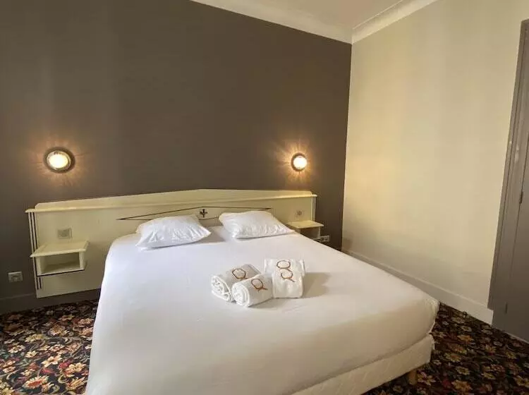 Отель Le Roncevaux