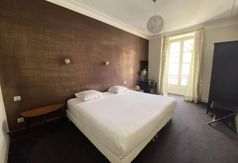 Отель Le Roncevaux