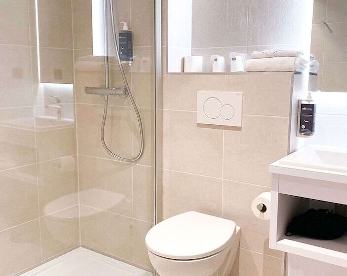 Brit Hotel Bordeaux Aéroport   Le Soretel