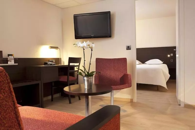 בית מלון כפרי Escale Oceania Aixenprovence