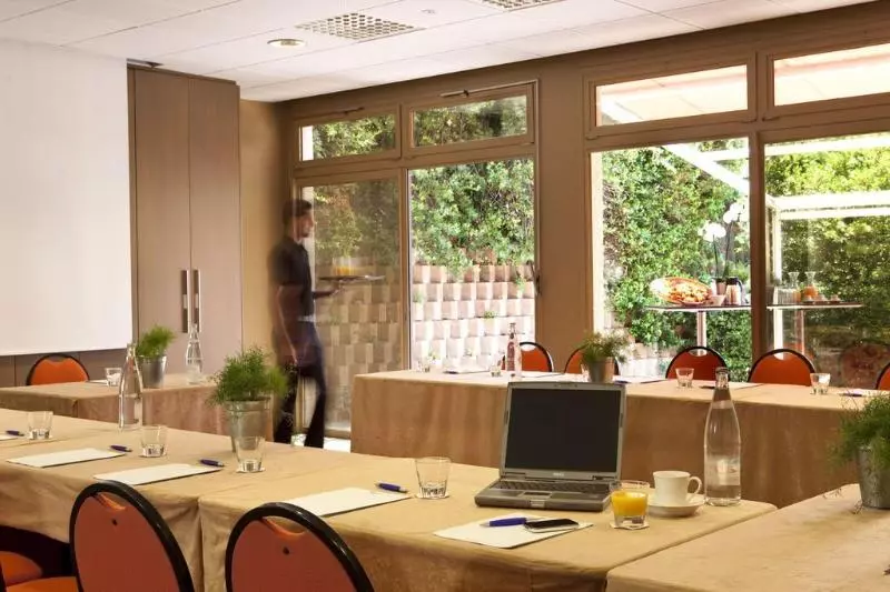 בית מלון כפרי Escale Oceania Aixenprovence