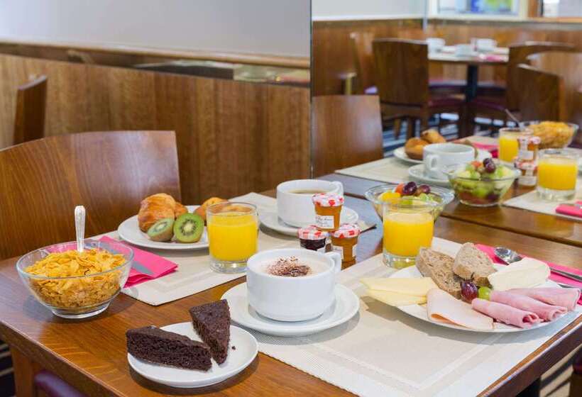 هتل Mercure Paris Nanterre