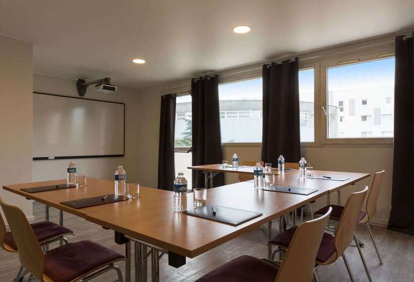 هتل Mercure Paris Nanterre