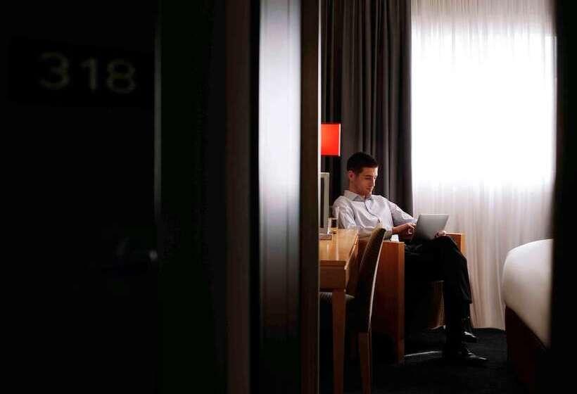 هتل Mercure Paris Cdg Airport & Convention