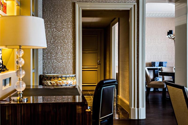 Prince De Galles, A Luxury Collection Hotel, Paris