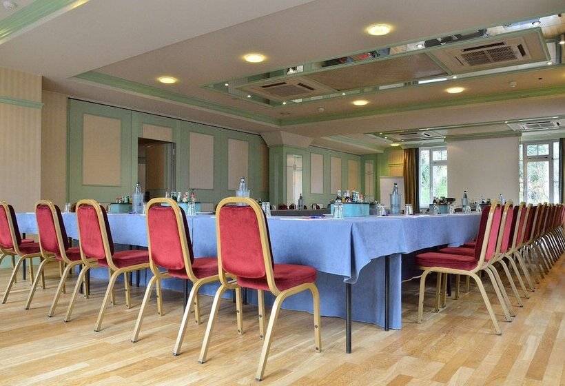 호텔 Golden Tulip Luebecker Hof