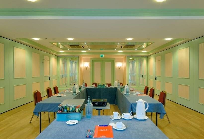 호텔 Golden Tulip Luebecker Hof