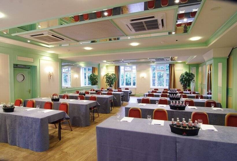 호텔 Golden Tulip Luebecker Hof